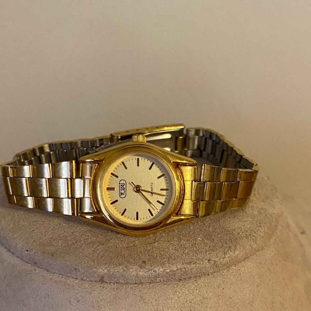 Vintage Tozai Gold Tone Women's Watch Needs Battery